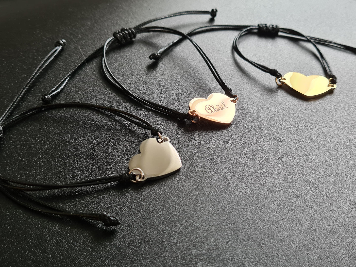 Bracelet cordon avec breloque coeur de 17x25 mm