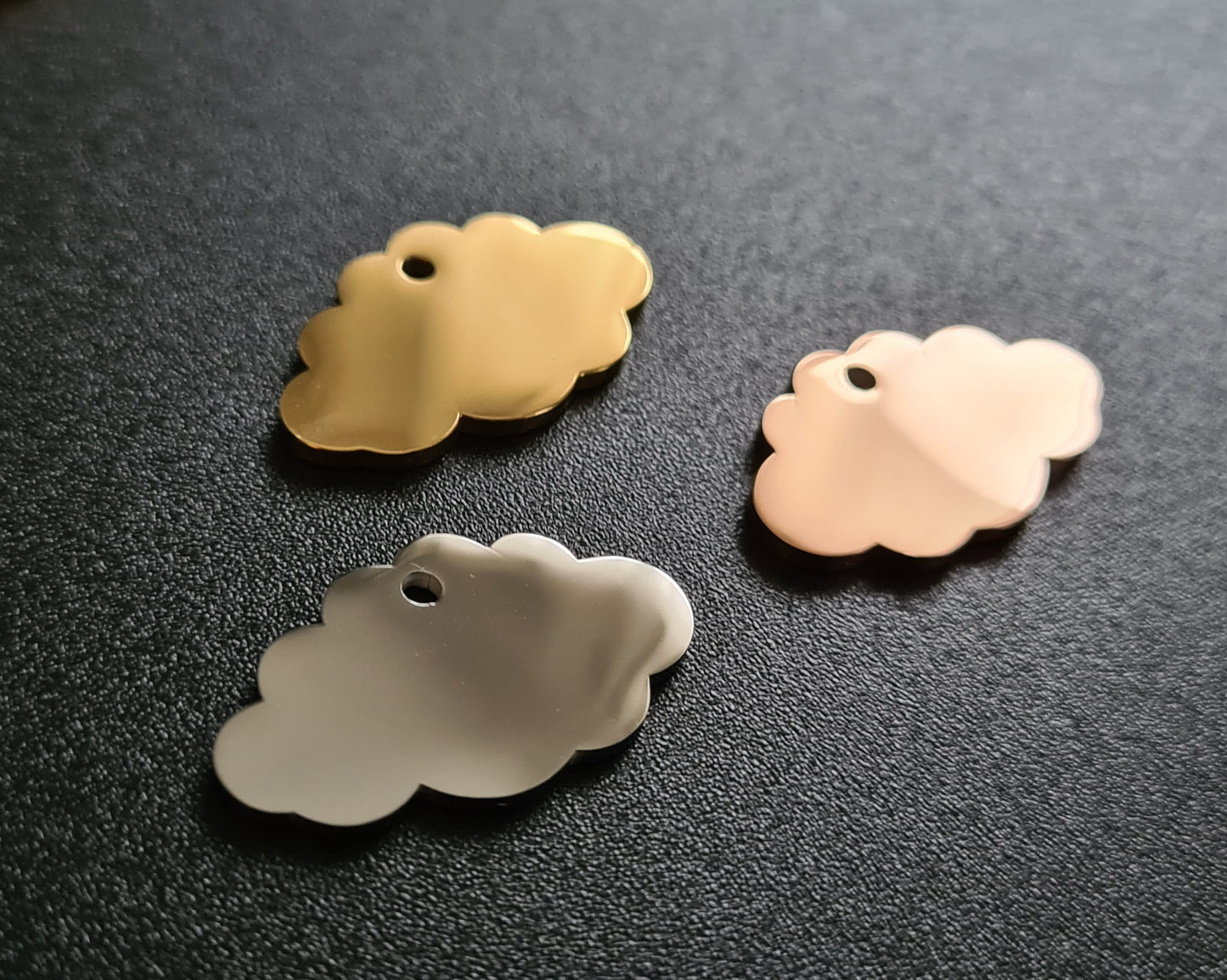 Breloque nuage de 15x25 mm