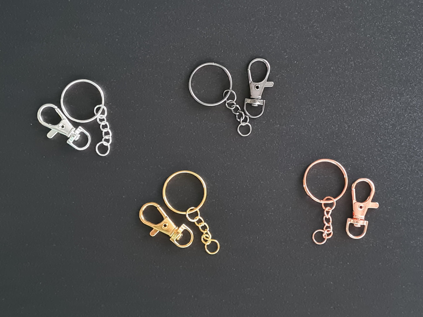 Ensemble de mousqueton pour création de porte clé avec breloque au choix