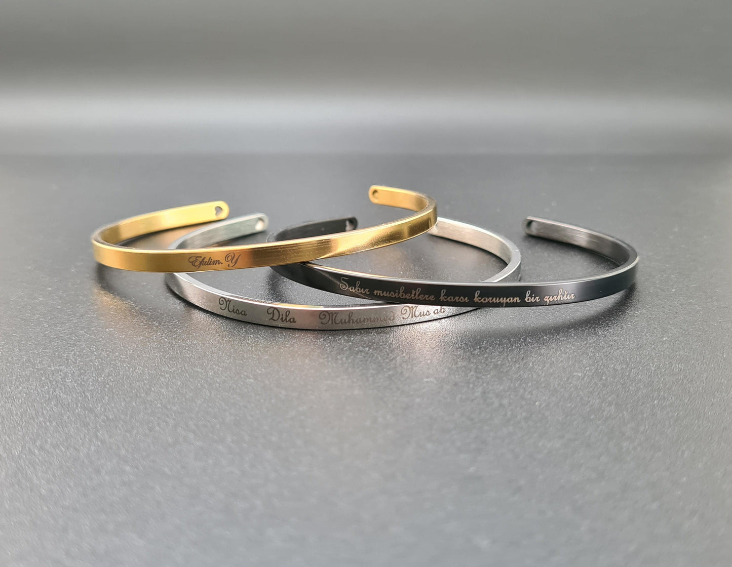 Bracelet manchette de 4 mm d'épaisseur à personnaliser