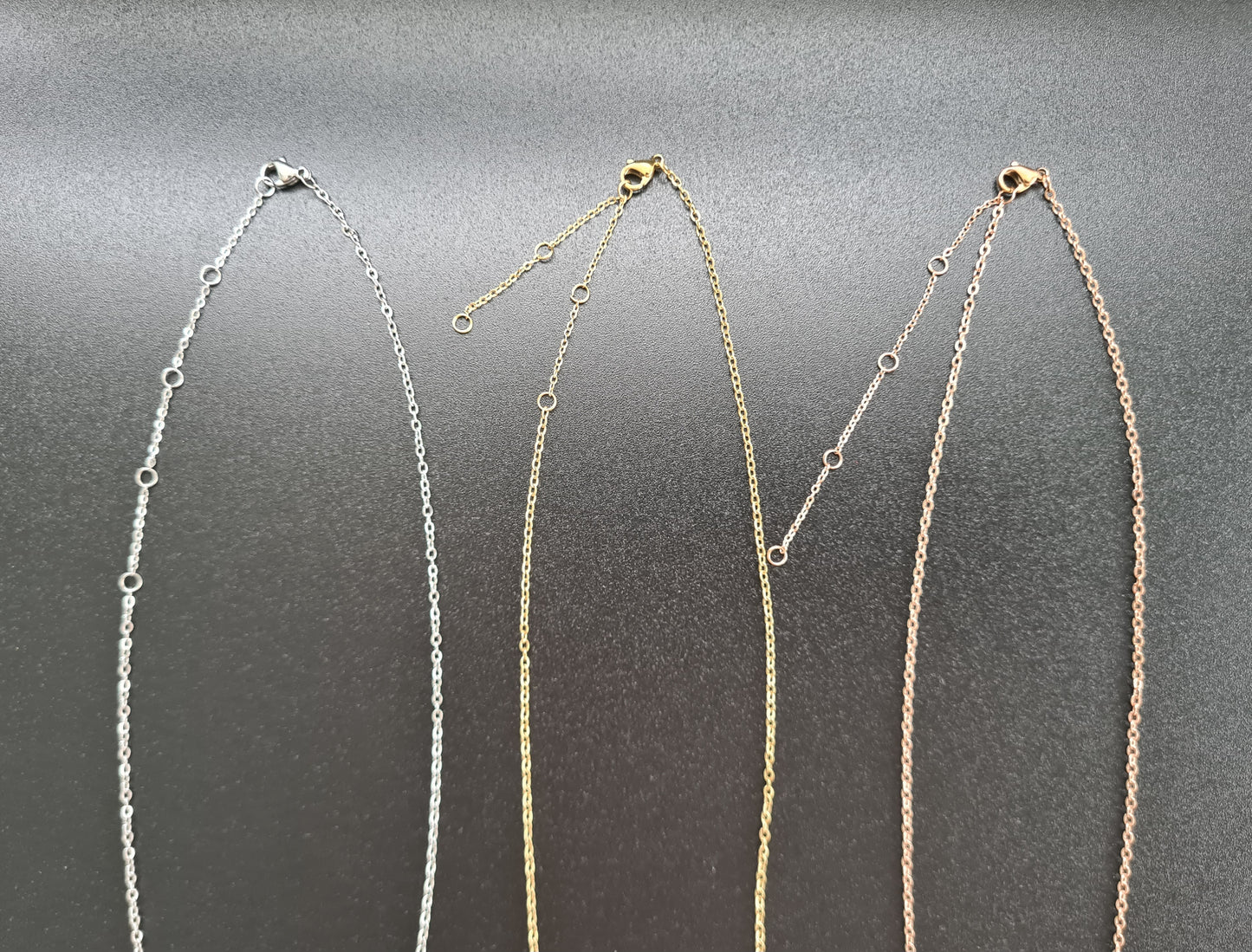 Chaine #3 de 2 mm d'épaisseur et de 42+5 cm de long (5 trous de réglages)