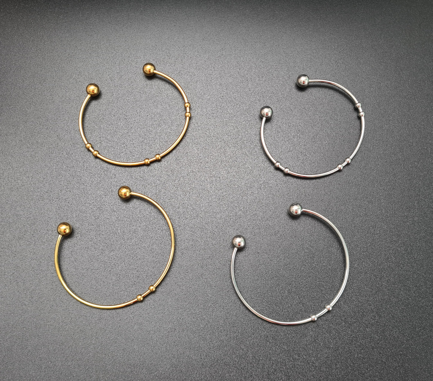 Bracelet ouvert pour 1 ou 3 breloques
