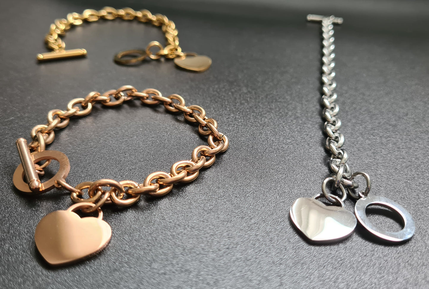 Bracelet de 20 cm avec attache OT + 1 breloque cœur 1,4x1,6 cm