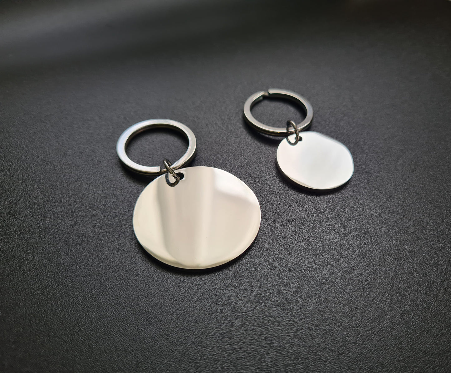 Porte clé en acier rond ou médaillon pour animaux de compagnie de 25 ou 35 mm