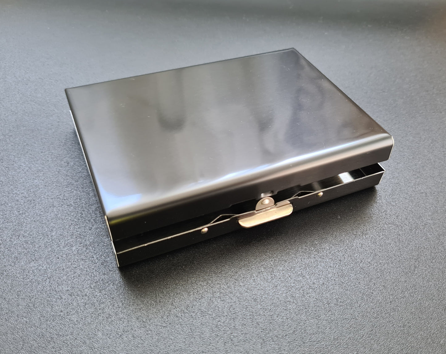 Etui porte 10 cartes en métal de 10x7,5 cm noir