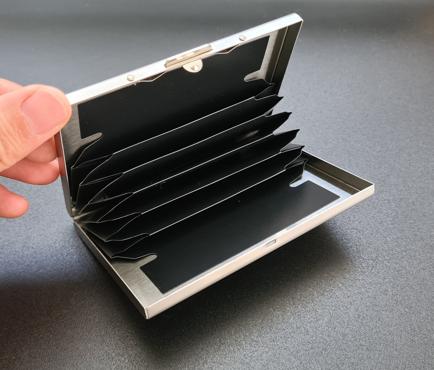 Etui porte 6 cartes en métal de 9,6x6,5 cm