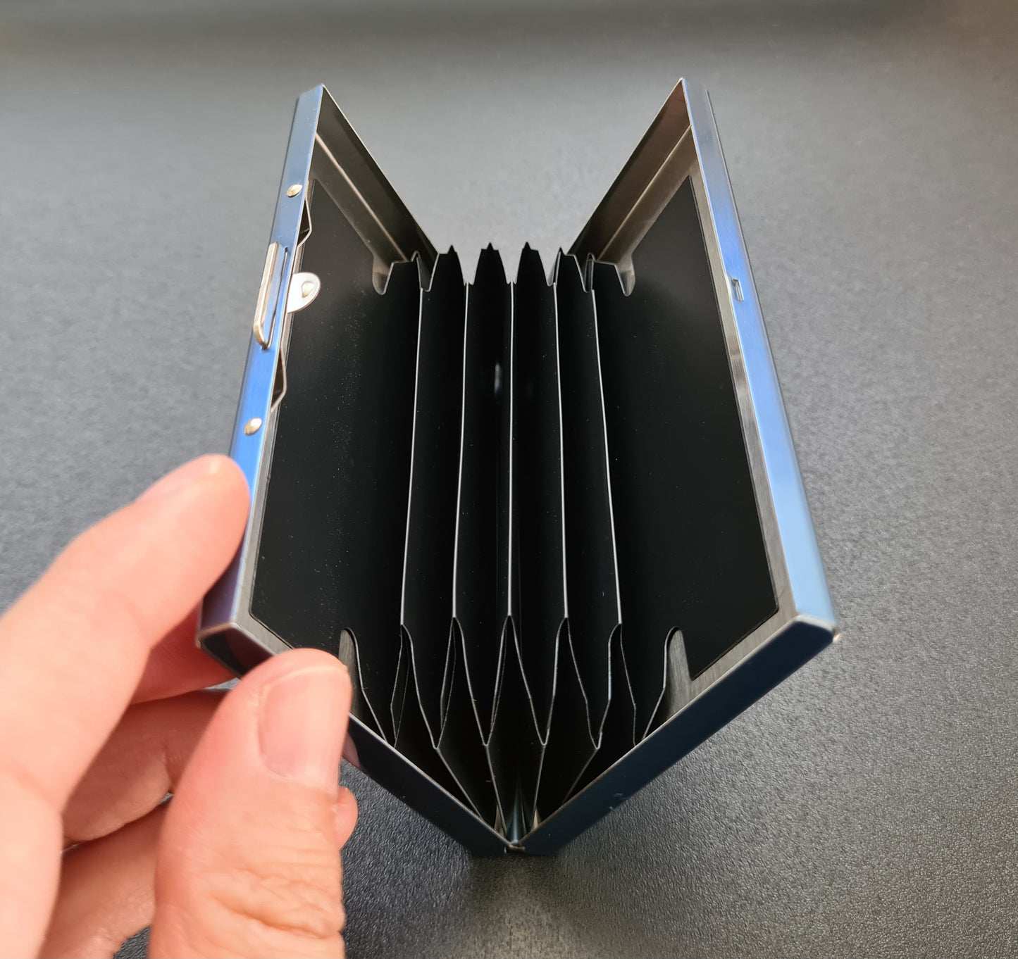 Etui porte 6 cartes en métal de 9,6x6,5 cm