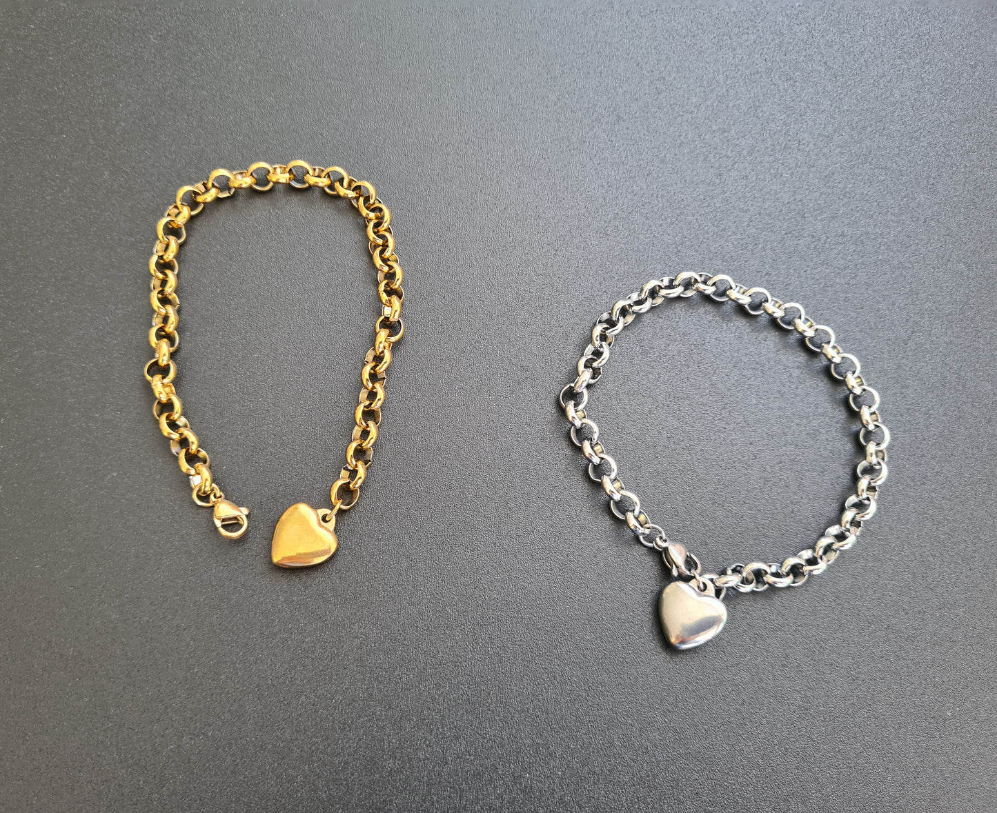 Bracelet grosse maille en boule de 20 cm avec breloque coeur rempli de 1,2 cm
