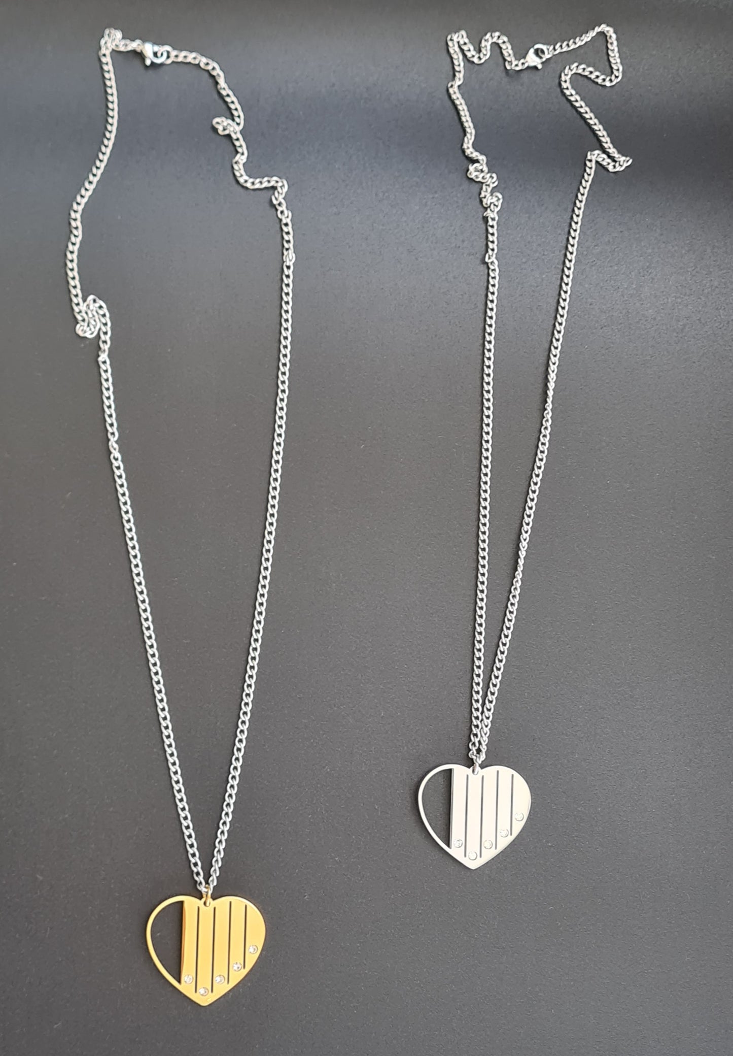 Collier coeur de 34x30 mm avec strass pour gravure jusqu'à 5 prénoms