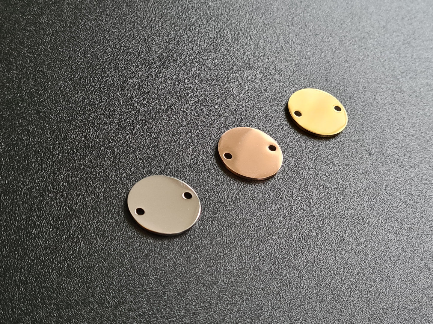 Breloque ronde à 2 trous connecteur de bracelet ou collier de 16 mm
