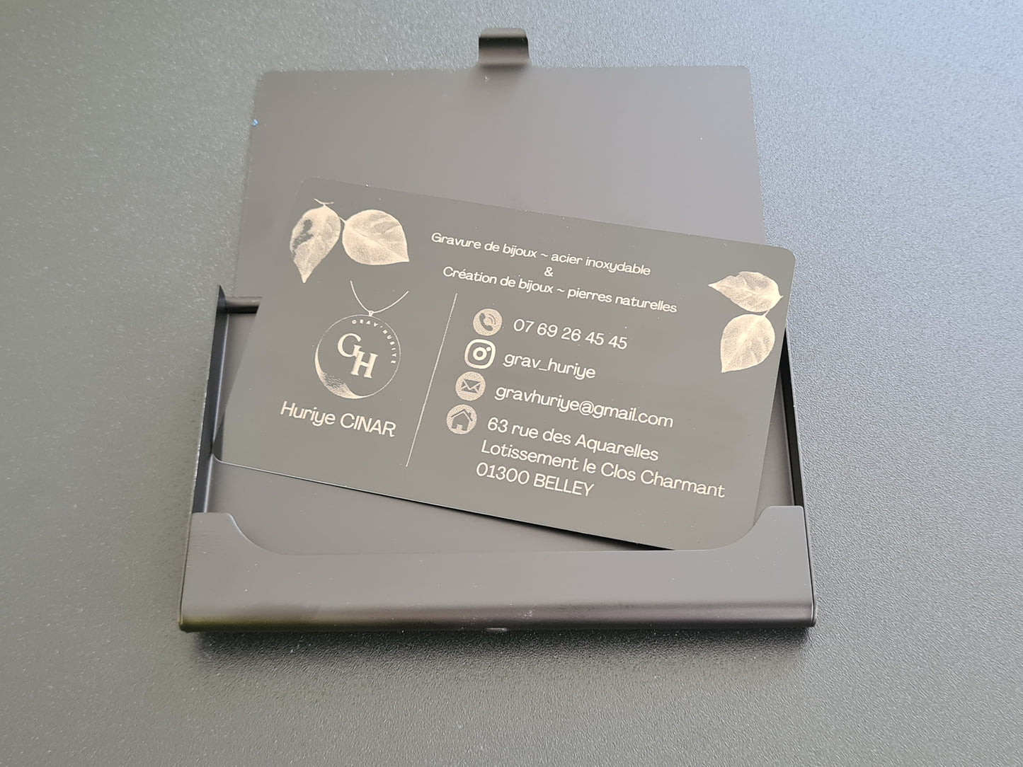 Etui à cartes métallique noire de 9,3x5,8 cm à personnaliser